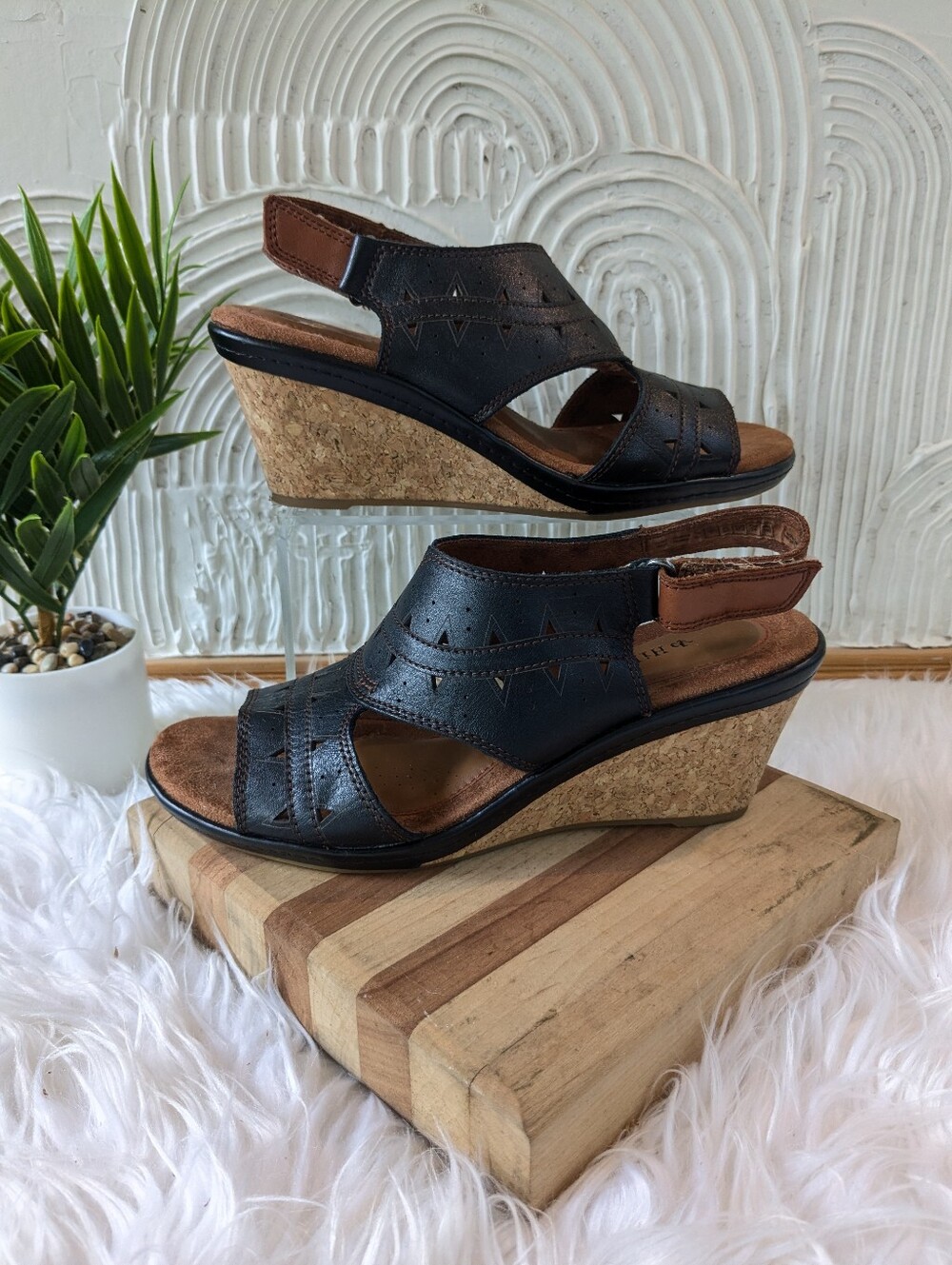 Cob Hill Perforated Cork Wedges